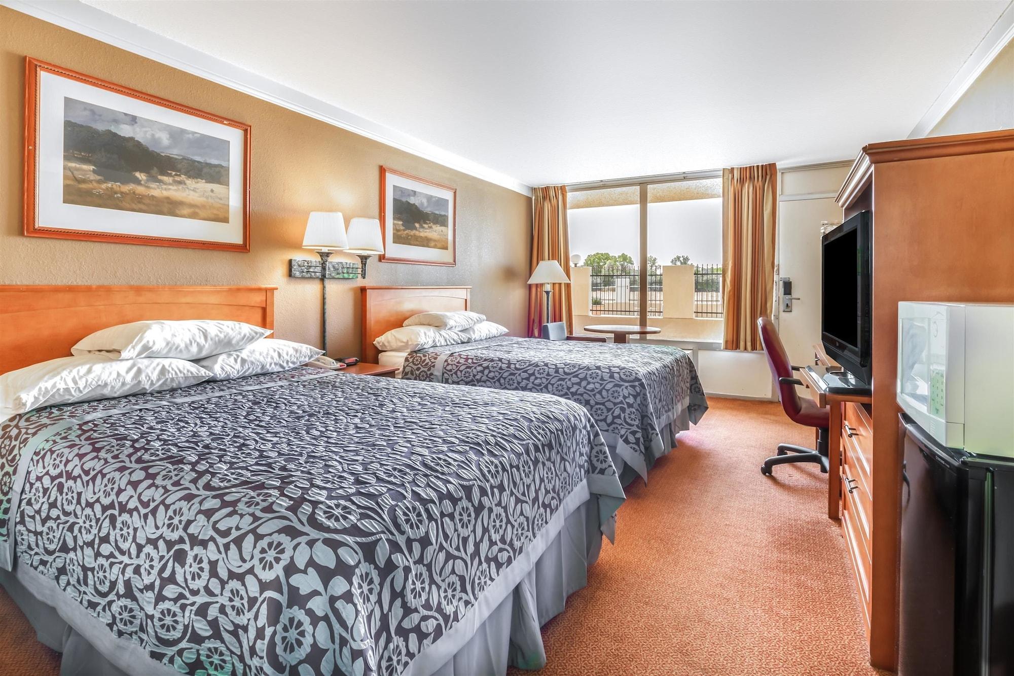 Days Inn By Wyndham Hillsboro Tx Ngoại thất bức ảnh