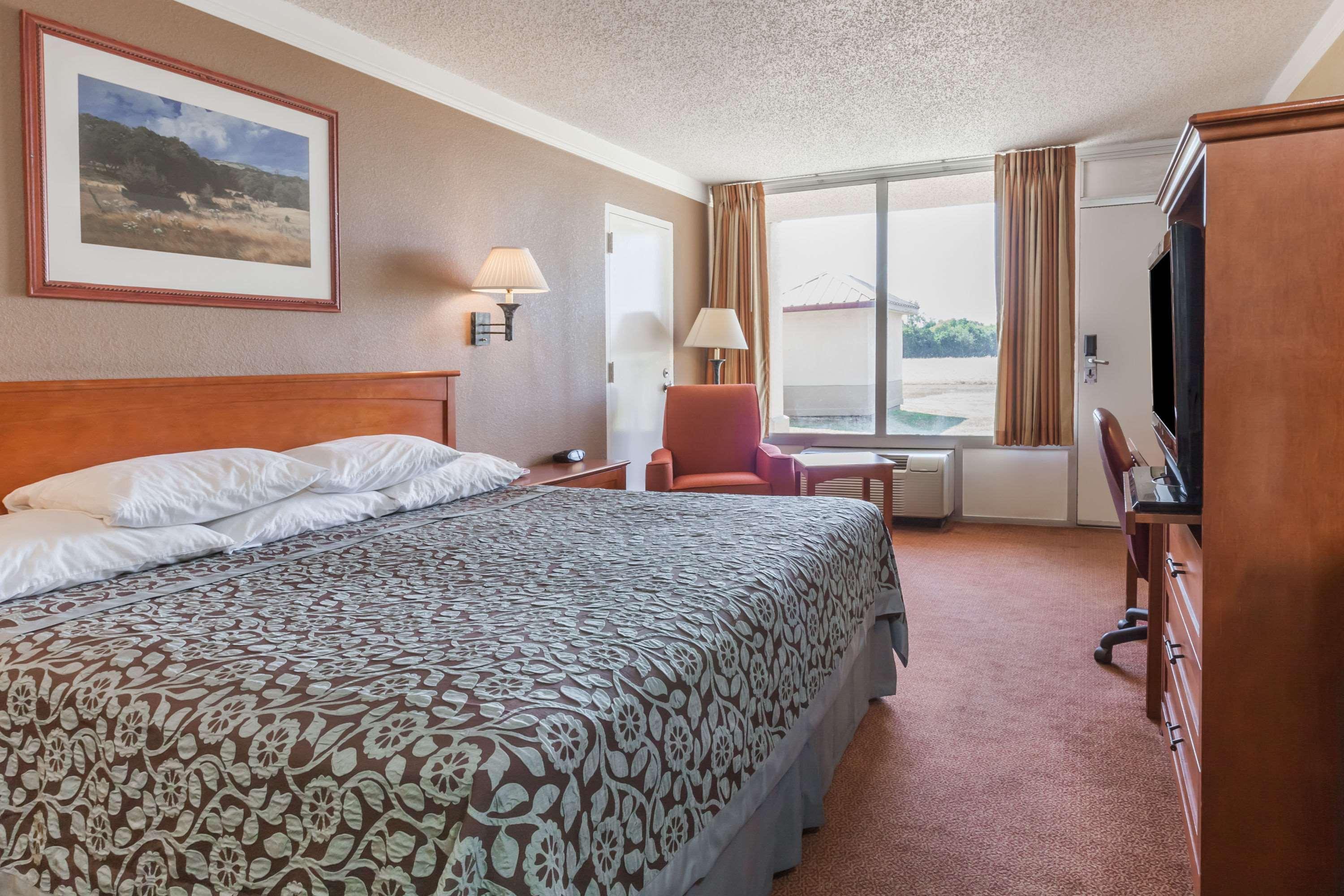 Days Inn By Wyndham Hillsboro Tx Ngoại thất bức ảnh