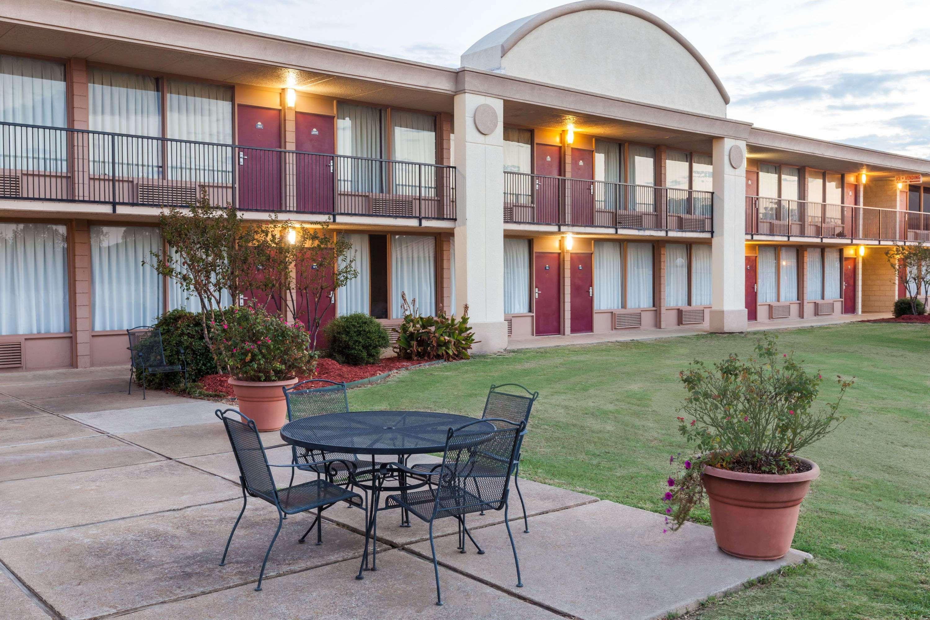 Days Inn By Wyndham Hillsboro Tx Ngoại thất bức ảnh