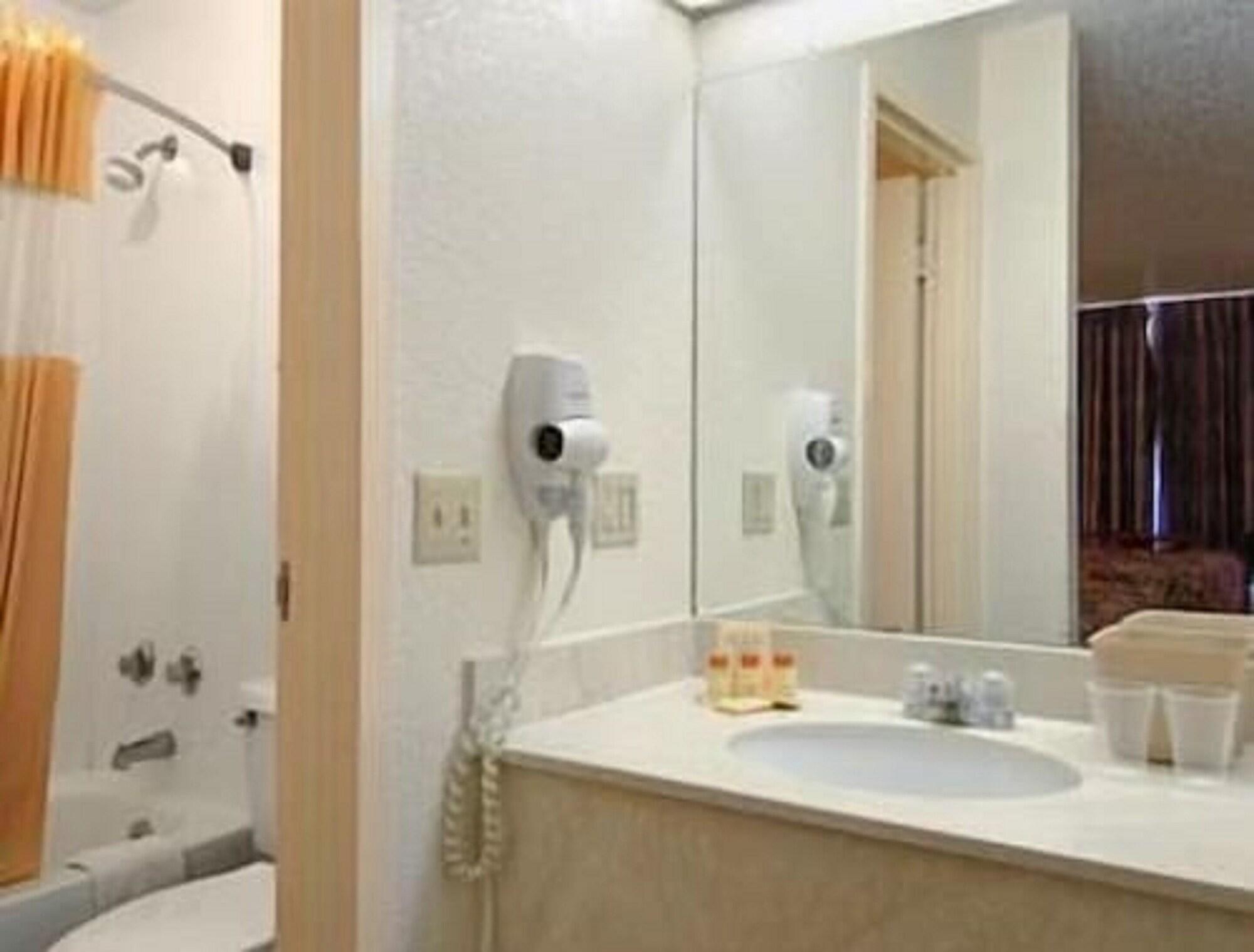 Days Inn By Wyndham Hillsboro Tx Ngoại thất bức ảnh