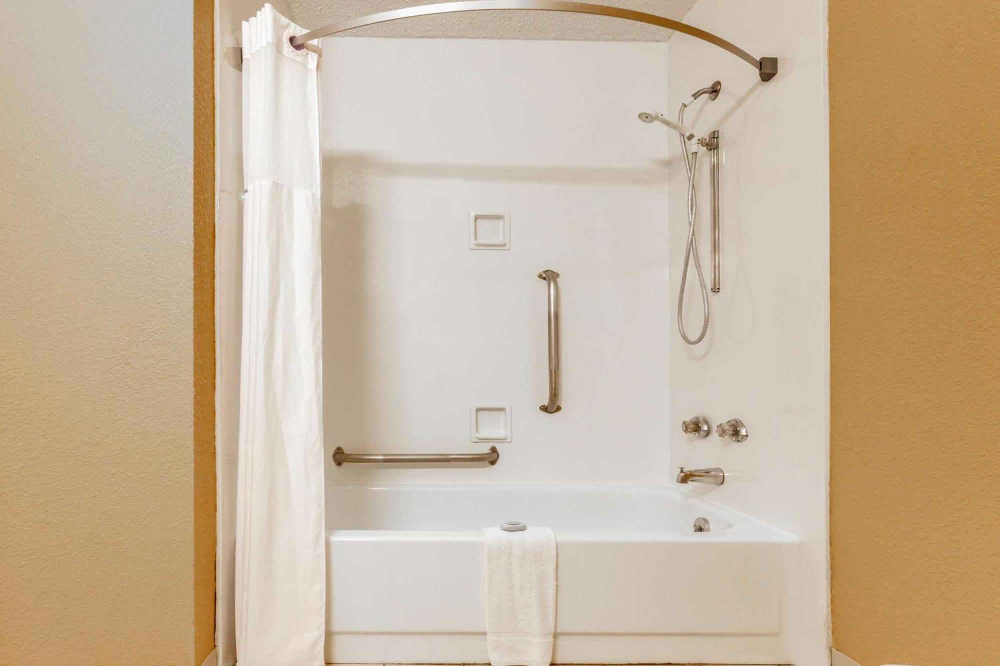 Days Inn By Wyndham Hillsboro Tx Ngoại thất bức ảnh