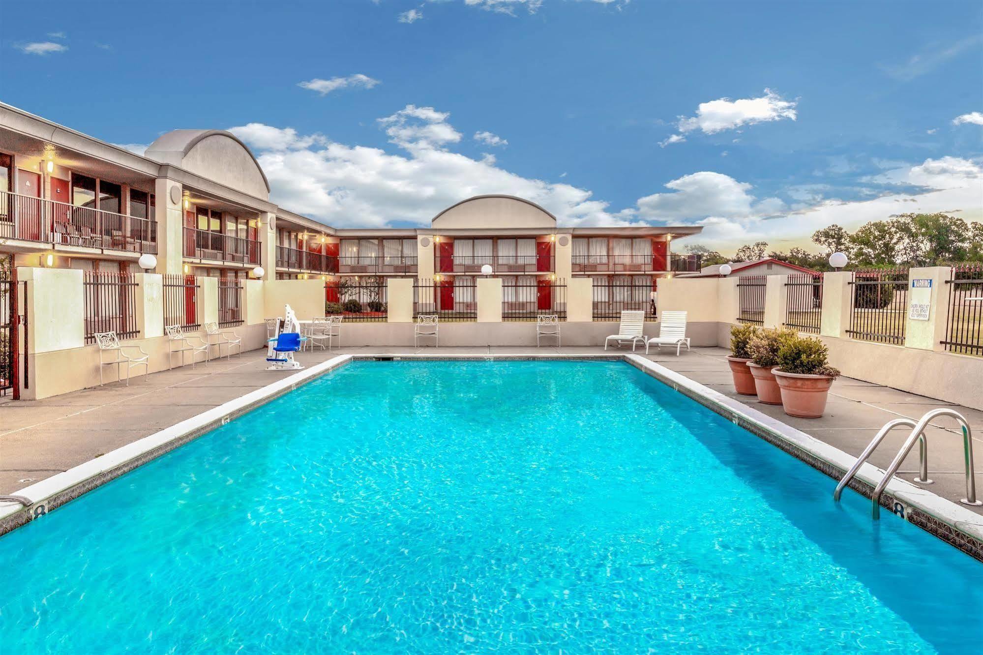 Days Inn By Wyndham Hillsboro Tx Ngoại thất bức ảnh