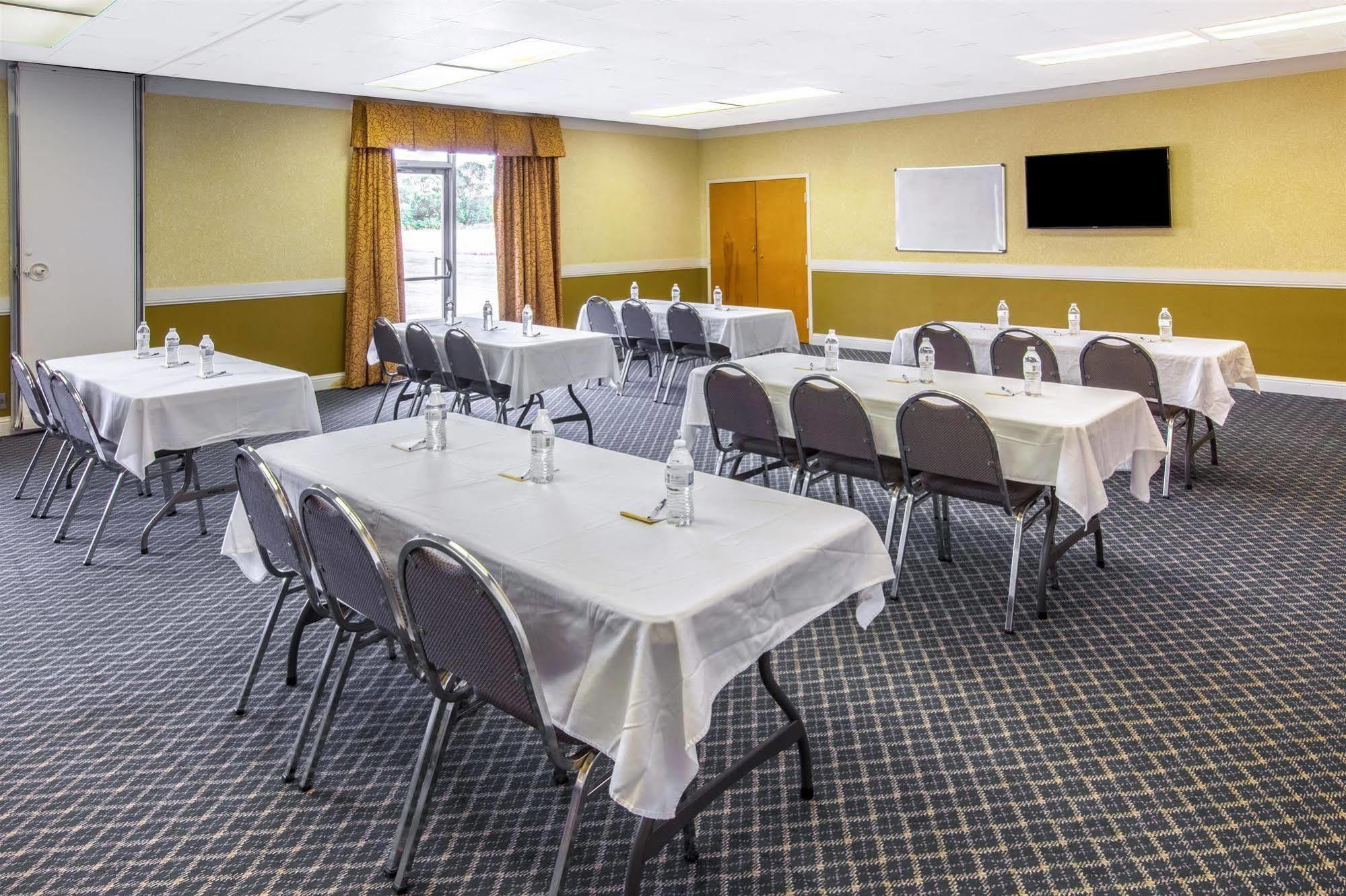 Days Inn By Wyndham Hillsboro Tx Ngoại thất bức ảnh